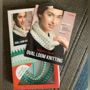 Leisure Arts Oval Loom Knitting Kit with tool & instructions! Beginner-Advanced